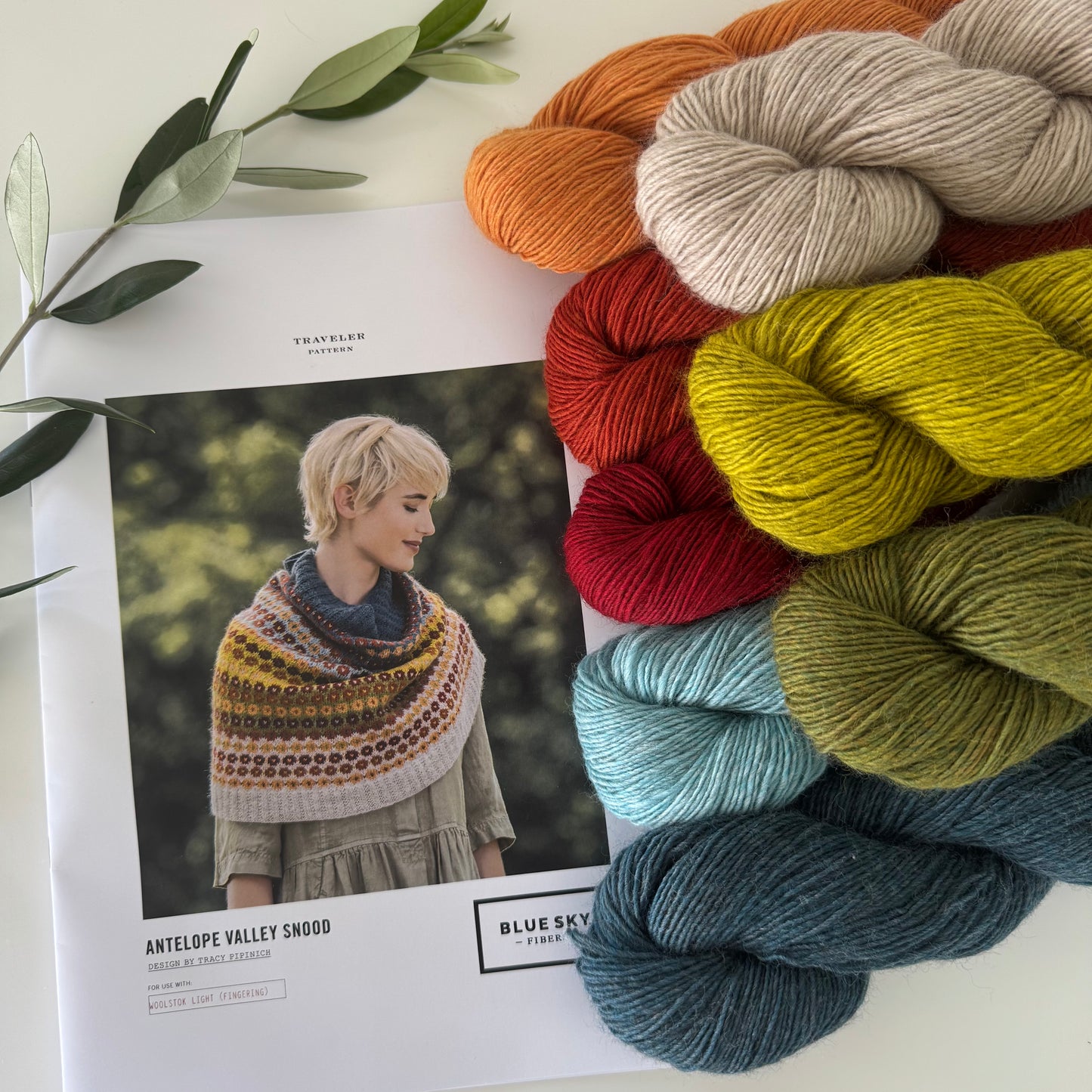 Pattern | Blue Sky Fiber | Woolstok Light | Antelope Valley Snood