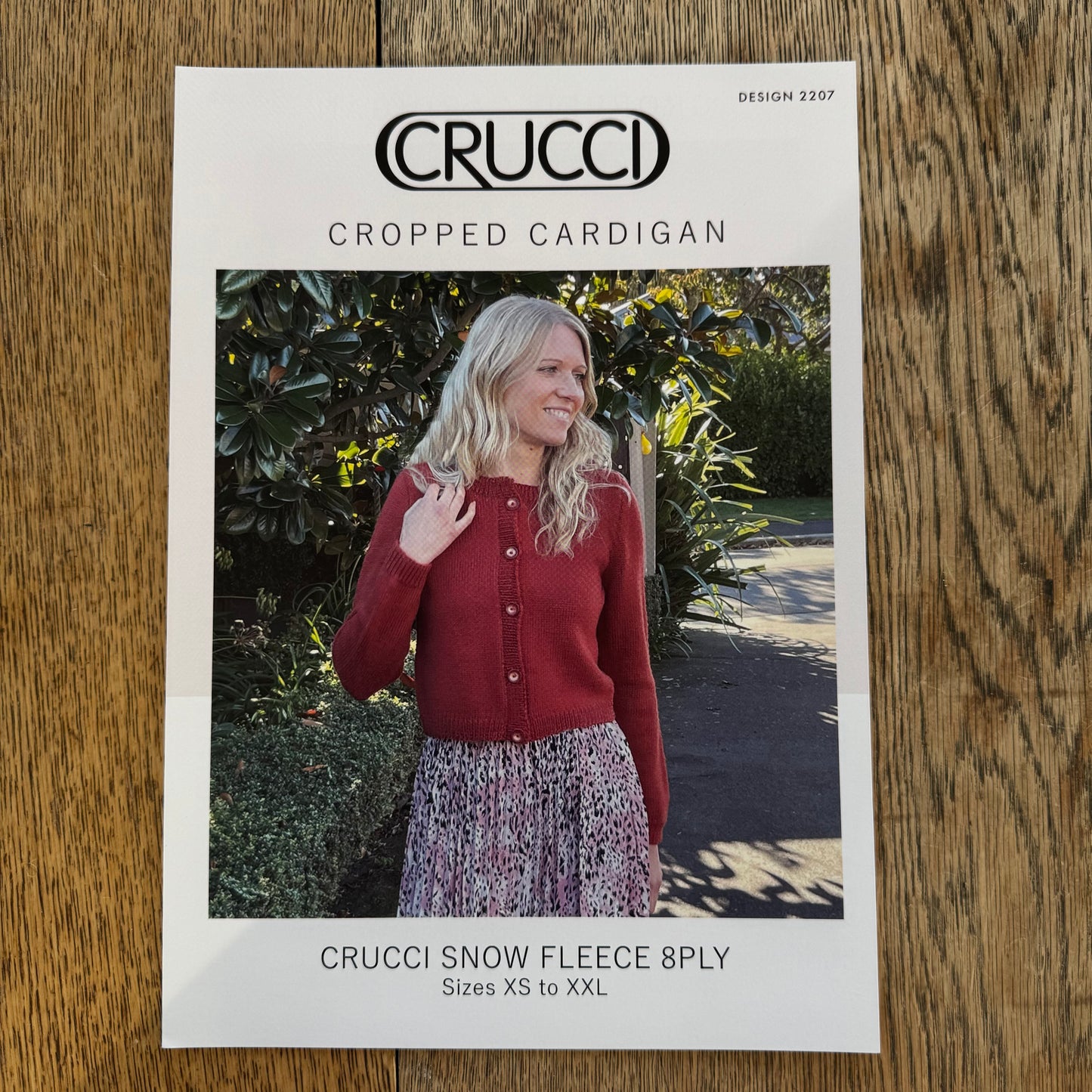 Pattern | Crucci 8ply | Cropped Cardigan | 2207