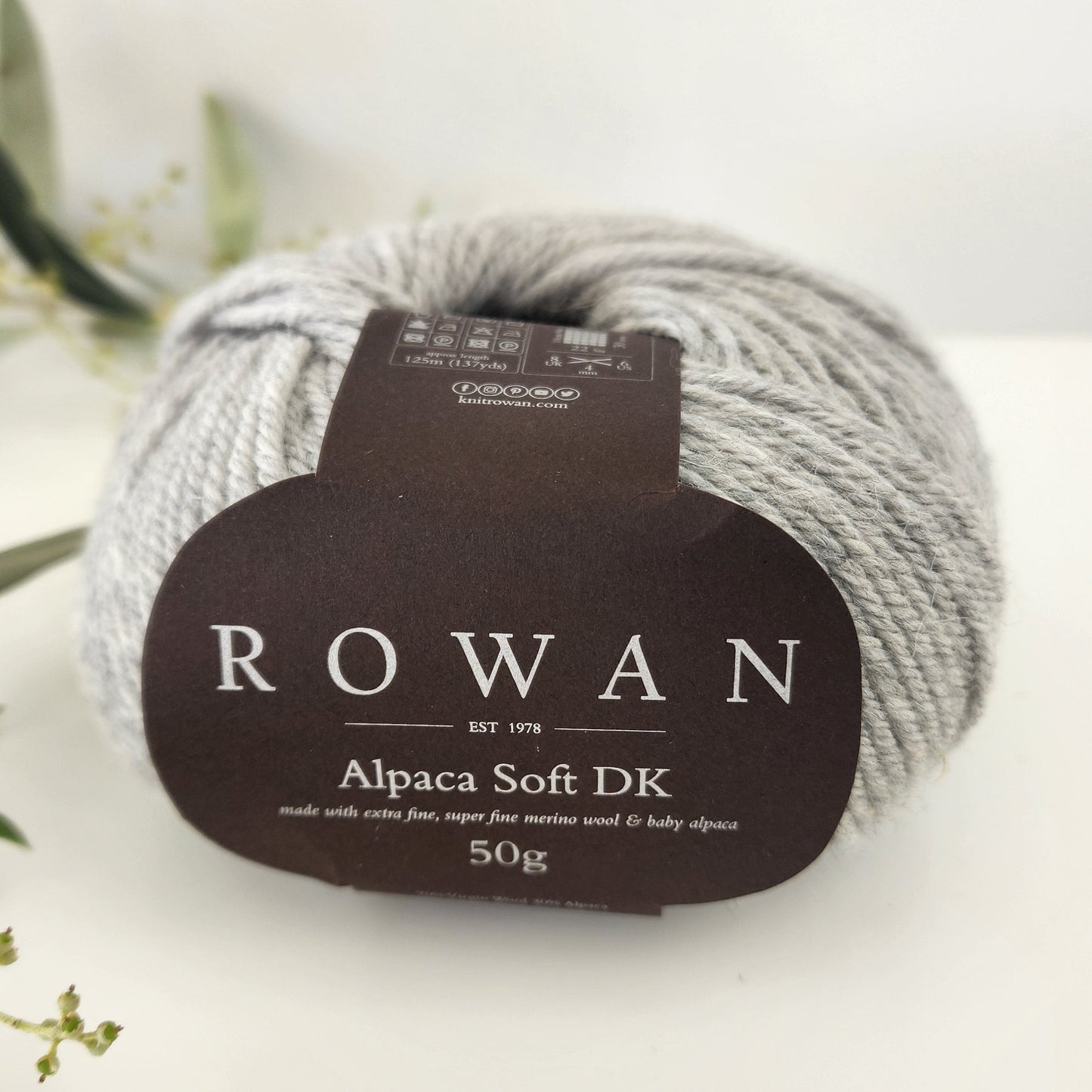 KIT | Make Your Own | Cabled Mitts Kit