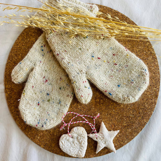 Pattern | Kiniki Knits | Lunchtime Mittens and Beanie